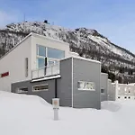 Modern Townhouse Near Fjellheisen And Center *