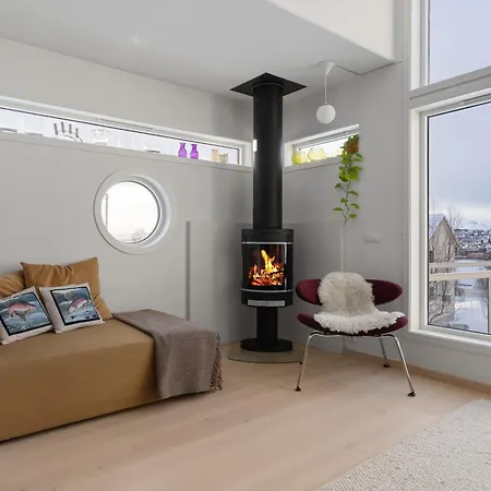 Modern Townhouse Near Fjellheisen And Center * Tromsø