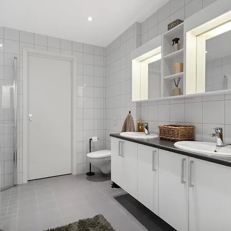 Modern Townhouse Near Fjellheisen And Center Daire