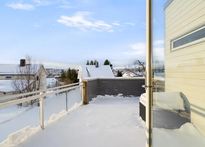 Modern Townhouse Near Fjellheisen And Center Tromsø