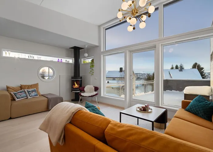 Modern Townhouse Near Fjellheisen And Center Tromsø