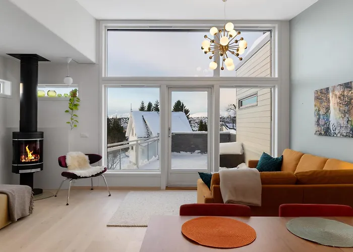 Modern Townhouse Near Fjellheisen And Center Tromsø
